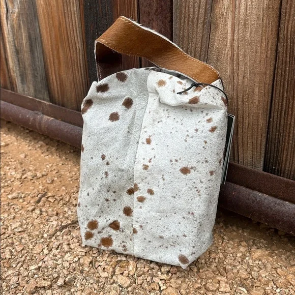 Stylish Cowhide and Turquoise Women's Cosmetic Bag - Picture 3 of 3